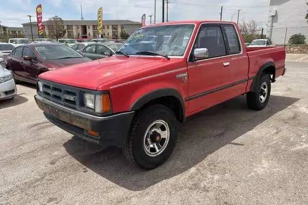 1990 Mazda B2200 Extended Cab: Hành Trình Khám Phá Chi Tiết Mẫu Xe Bán Tải Huyền Thoại