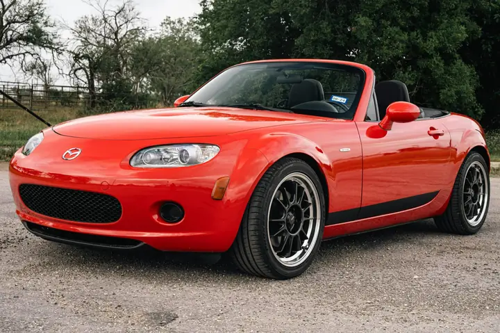 Mazda Mx-5 Nc: Mui Trần Cứng, Hiệu Suất Mạnh Mẽ