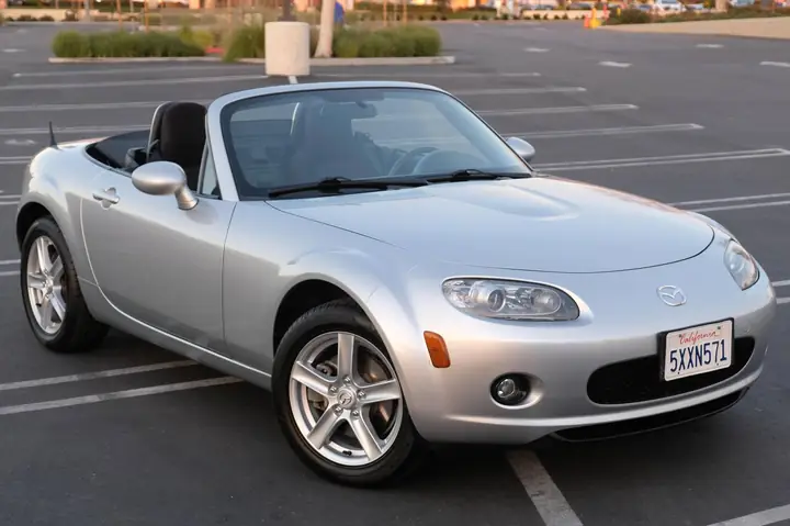 Mazda Mx-5 Nc: Mui Trần Cứng, Hiệu Suất Mạnh Mẽ