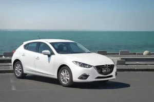 Đánh Giá Mazda3 2015: Tổng Quan Chi Tiết Về Thiết Kế, Động Cơ Và Trải Nghiệm