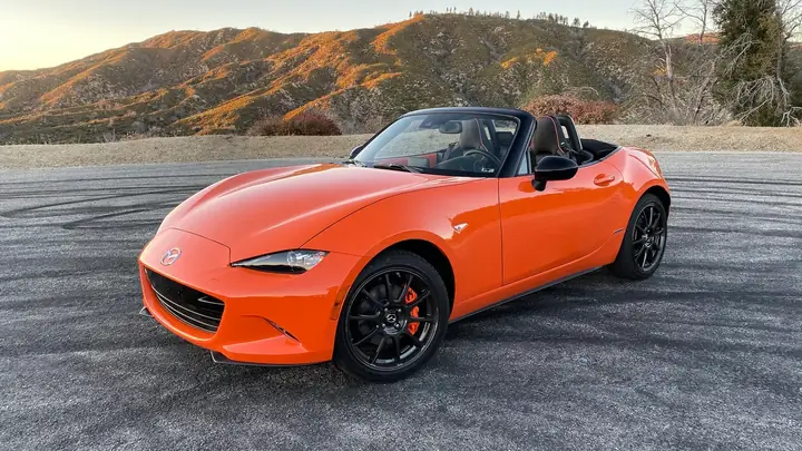 2019 Mazda Mx-5 Miata: Cái Nhìn Sơ Bộ Về Phiên Bản "tái Sinh" Của Huyền Thoại
