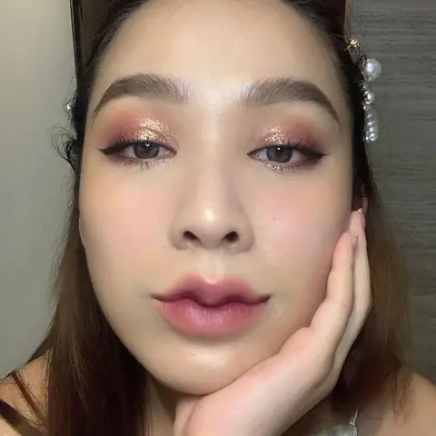 Hướng Dẫn Tạo Đôi Môi Mazda Hoàn Hảo Bằng Makeup Và App Chỉnh Ảnh