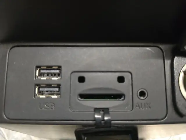 Aux Usb Slot Mazda 3: Khám Phá, Sử Dụng Và Giải Pháp Toàn Diện