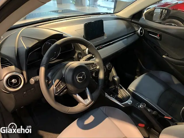 Bán Xe Hơi Mazda 2: Đánh Giá Chi Tiết 2026