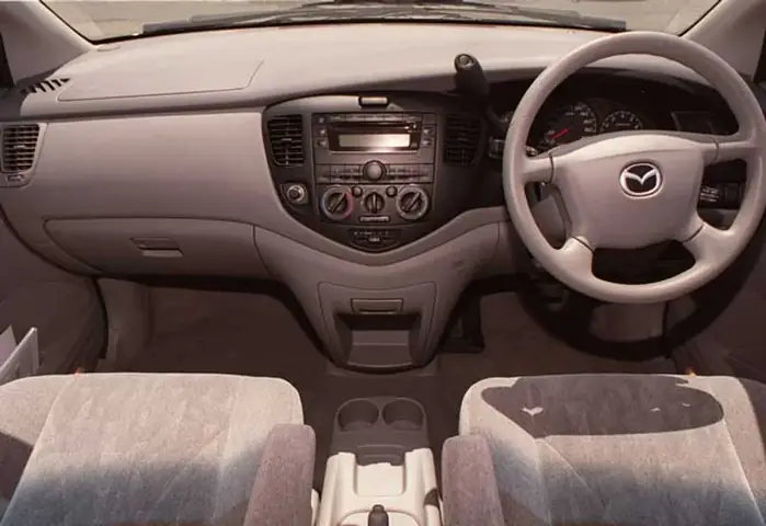 Bên Trong Mazda Mpv 1993: Khám Phá Chi Tiết Khoang Nội Thất