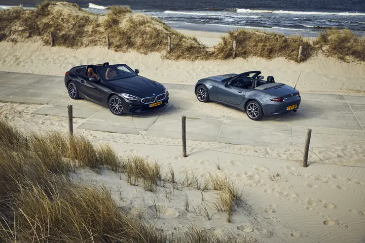 Bmw Z4 Vs Mazda Mx-5: So Sánh Hai "chiến Mã" Xe Thể Thao Mui Trần