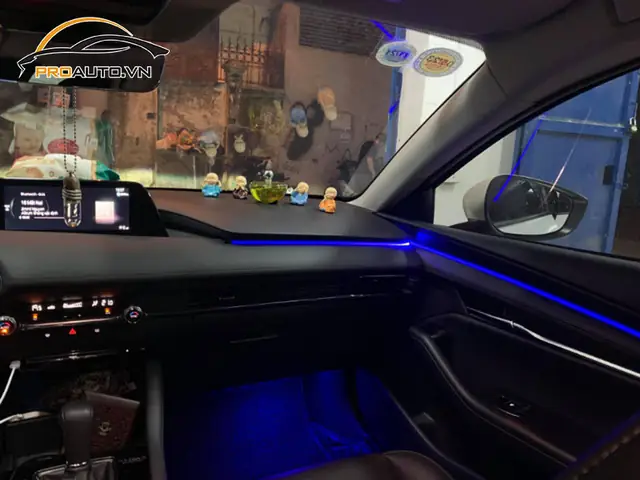 Biến Hóa Khoang Nội Thất Mazda 3: Khám Phá Bộ Đèn Led Độc Đáo