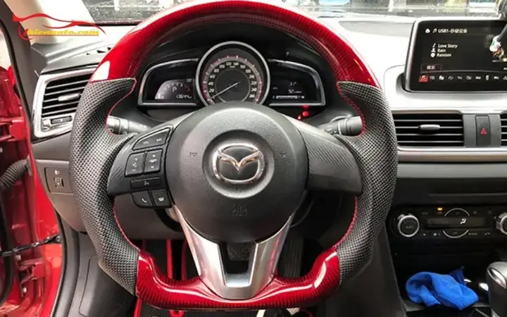 Các Mẫu Vô Lăng Carbon Đẹp Và Sang Trọng Cho Mazda