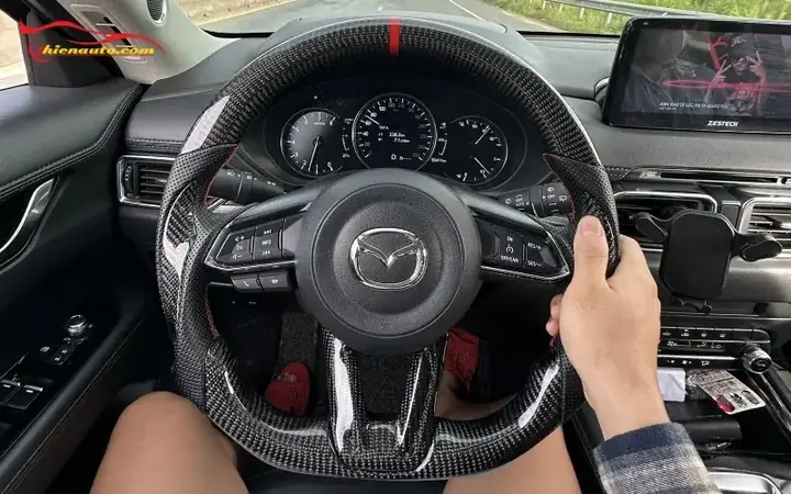 Các Mẫu Vô Lăng Carbon Đẹp Và Sang Trọng Cho Mazda