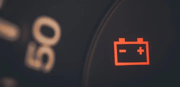 Hướng Dẫn Chi Tiết Cách Khắc Phục Tình Trạng Báo Bình Yếu Trên Xe Mazda