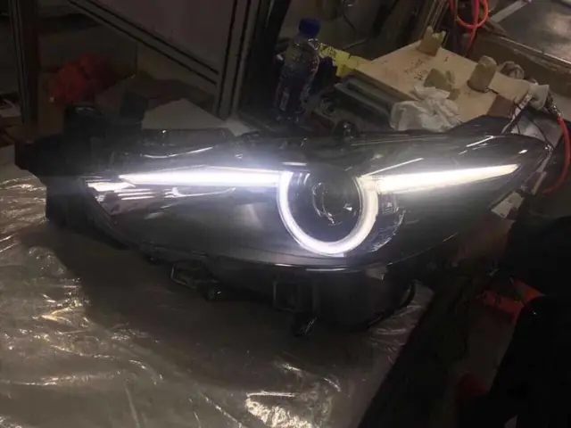 Cách Bật Đèn Pha Xe Mazda: Hướng Dẫn Chi Tiết Cho Mọi Tình Huống