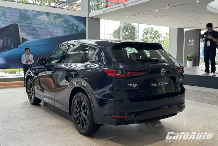 Cận Cảnh Xe Mazda Hóa Điên Lao Vào: Phân Tích Nguyên Nhân Và Bài Học Cảnh Giác