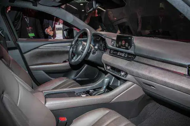 Mazda 6 2026: Đánh Giá Chi Tiết Từ Thiết Kế Đến Vận Hành