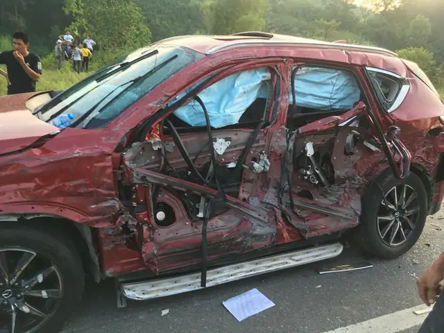 Cháy Xe Mazda Do Than Rơi: Nguyên Nhân, Cách Xử Lý & Phòng Ngừa Hiệu Quả