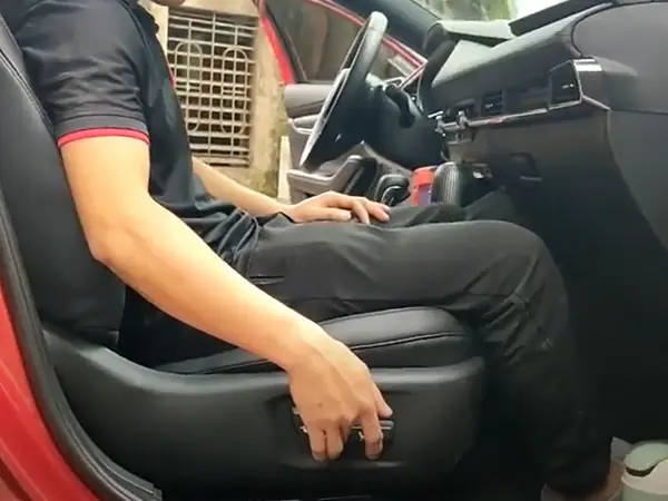 Hướng Dẫn Chi Tiết Cách Chỉnh Độ Cao Ghế Lái Xe Mazda 3