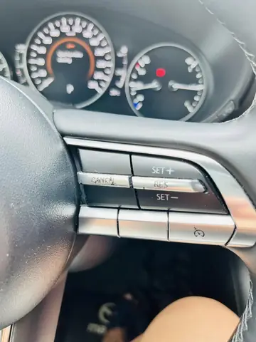 Hướng Dẫn Chi Tiết Cách Chỉnh Vô Lăng Trên Xe Mazda 3 Để Có Tư Thế Lái Thoải Mái Nhất