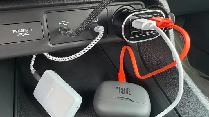 Chỗ Cắm Usb Trên Xe Mazda 3: Khám Phá Vị Trí Và Cách Tận Dụng Tối Ưu