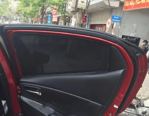 Hướng Dẫn Lắp Đặt Rèm Che Nắng Mazda 2 Chuẩn Nam Châm Cho Mọi Phiên Bản