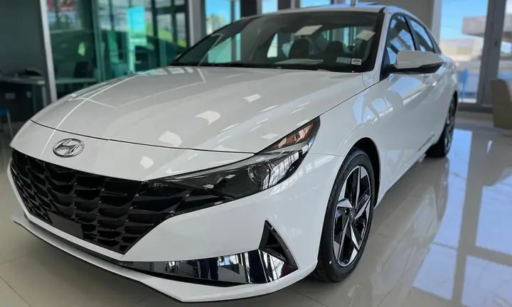 Elantra Vs. Mazda 3: Cuộc Đối Đầu Giành Ngôi "vua" Phân Khúc Sedan Của Người Việt