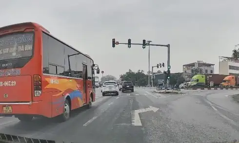 Mazda 323 Đời 2003: Nên Hay Không Nên "xuống Tiền" Ở Thời Điểm Hiện Tại?