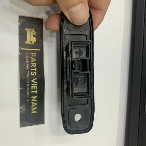 Công Tắc Mở Cốp Mazda 3: Hướng Dẫn Chi Tiết Từ A-z