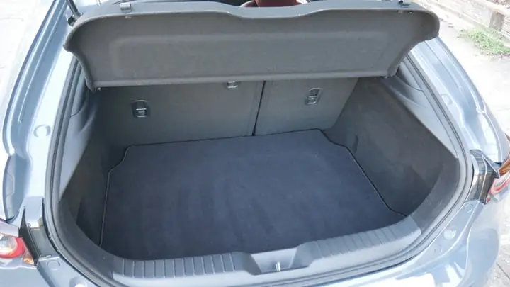 Cốp Xe Mazda 3: Thiết Kế, Dung Tích Và Tính Năng Nổi Bật