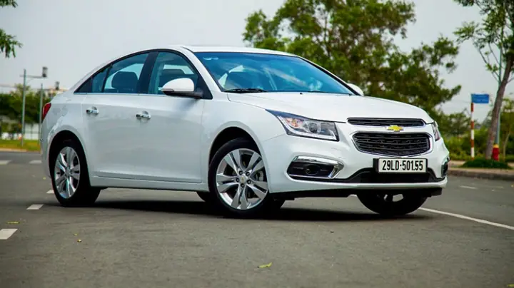 So Sánh Chevrolet Cruze Vs Mazda 3 Sedan – Đánh Giá Toàn Diện