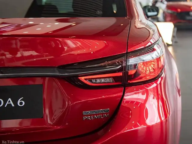 Dán Chữ Mazda 2.5 Premium: Hướng Dẫn Chi Tiết & Lưu Ý Quan Trọng