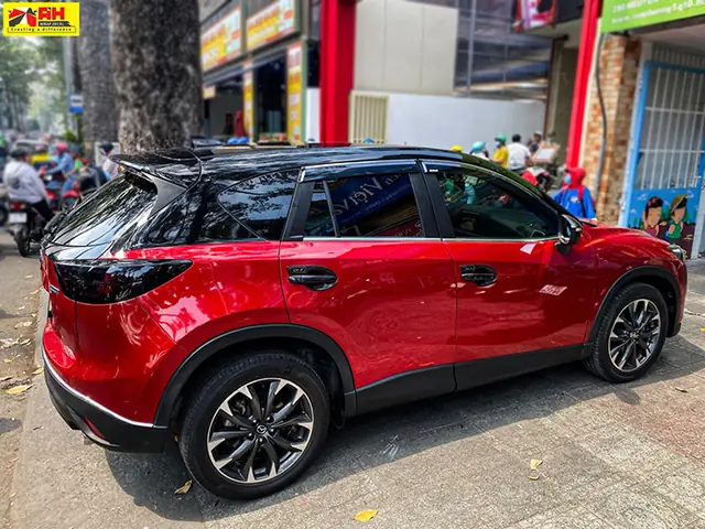 Dán Xe Mazda Đỏ Đen: Biến Tấu Ngoại Thất Độc Đáo Và Sang Trọng