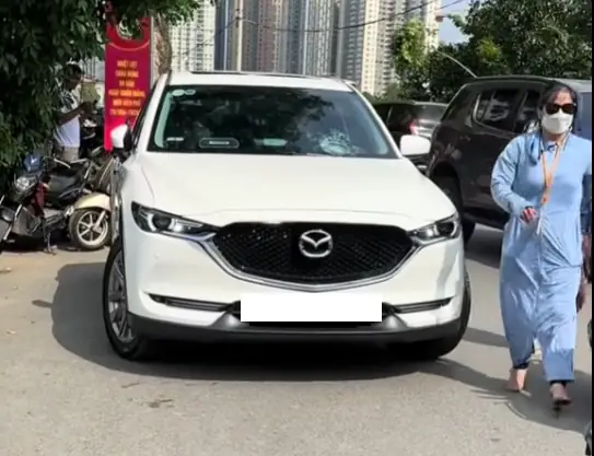 Vụ Đánh Ghen Đập Xe Mazda: Lời Cảnh Tỉnh Cho Các Mối Quan Hệ Hiện Đại