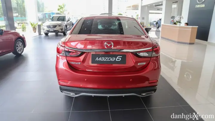 Đánh Giá Mazda 6 2.5 Premium 2018: Chi Tiết Từng Khía Cạnh Cho Người Dùng Việt
