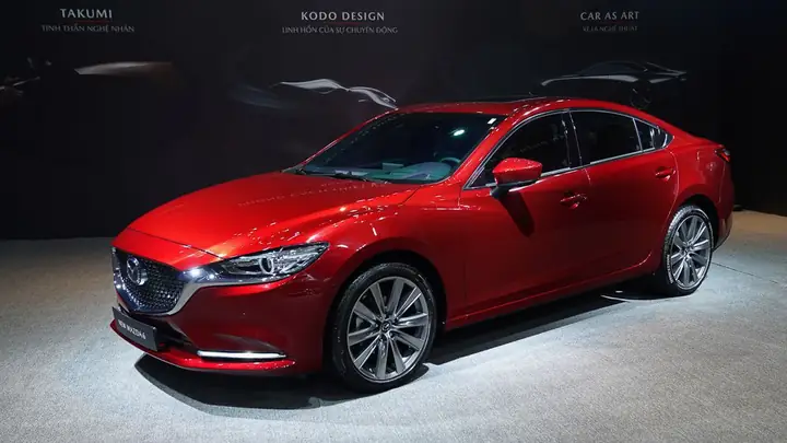 Đánh Giá Mazda 6 Tiêu Chuẩn: Chi Tiết Từ Thiết Kế Đến Vận Hành
