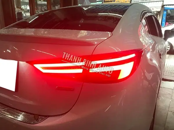 Đèn Hậu Audi Cho Mazda: Sự Kết Hợp Độc Đáo Giữa Phong Cách Sang Trọng Và Hiệu Suất Tối Ưu