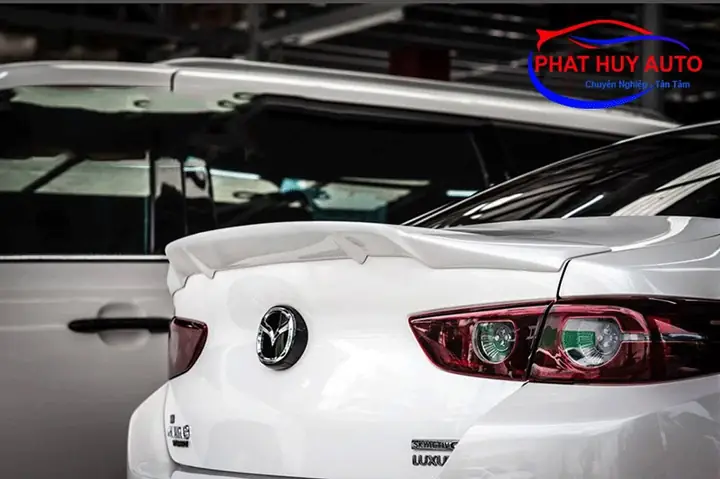 Hướng Dẫn Lắp Đặt Đuôi Gió Mazda 3 – Tối Ưu Khí Động Học