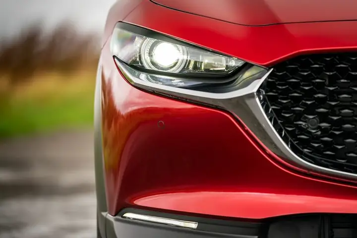 Đèn Xi Nhan Xe Mazda 2: Khám Phá Chi Tiết, Chức Năng Và Cách Bảo Dưỡng