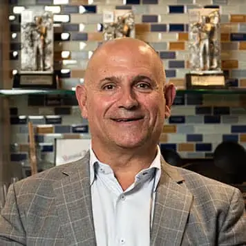 Depaula Mazda Staff: Đánh Giá Nhân Viên Đại Lý Mazda De Paula