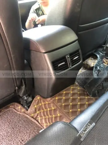 Cửa Gió Điều Hòa Sau Xe Mazda: Lựa Chọn Nào Tốt Nhất Cho Sự Thoải Mái?