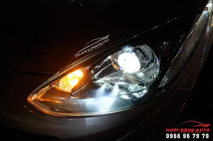 Độ Đèn Siêu Sáng Cho Mazda 2: Nâng Cấp Ánh Sáng Tối Ưu Cho Hành Trình