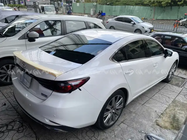 Độ Ổn Định Và Thẩm Mỹ: Lựa Chọn Đuôi Cá Mập Cho Mazda 6
