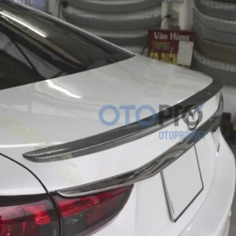 Độ Ổn Định Và Thẩm Mỹ: Lựa Chọn Đuôi Cá Mập Cho Mazda 6