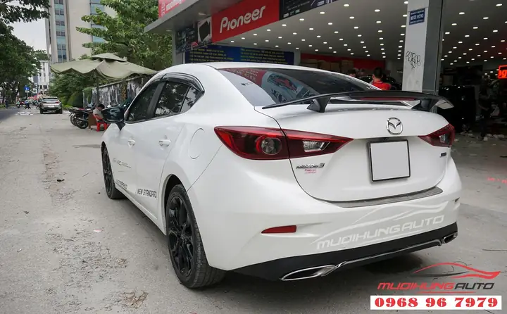 Độ Pô Mazda 3 Mẫu Mer: Nâng Tầm Phong Cách & Âm Thanh Cho Xe