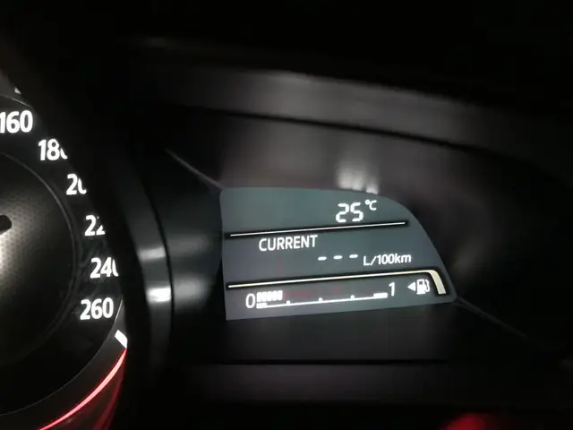 Đồng Hồ Báo Xăng Xe Mazda 3: Hiểu Rõ & Khắc Phục Sự Cố