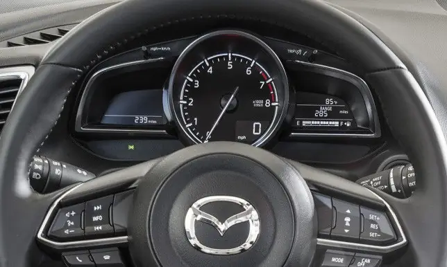 Đồng Hồ Hub Cho Xe Mazda 3: Nâng Cấp Trải Nghiệm Lái Xe Toàn Diện