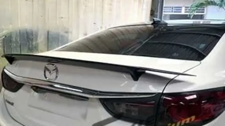 Cách Lắp Đuôi Cá Mazda Premacy: Hướng Dẫn Chi Tiết Cho Chủ Xe