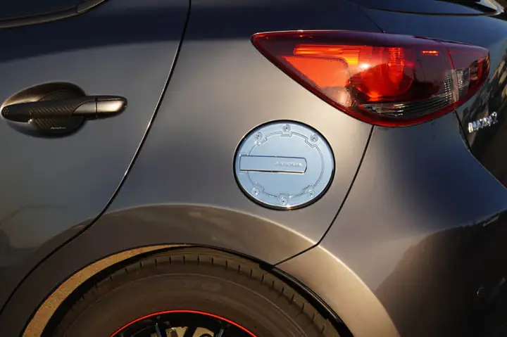 Nắp Bình Xăng Mazda 2: Hướng Dẫn Thay Thế, Sửa Chữa Và Mẹo Bảo Dưỡng Chi Tiết