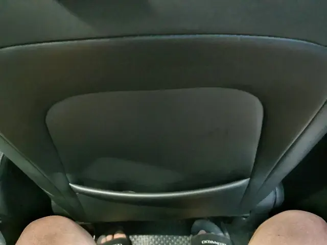 Ghế Sau Mazda 3 Facelift Có Chật Không: Đánh Giá Chi Tiết Khoảng Không & Trải Nghiệm