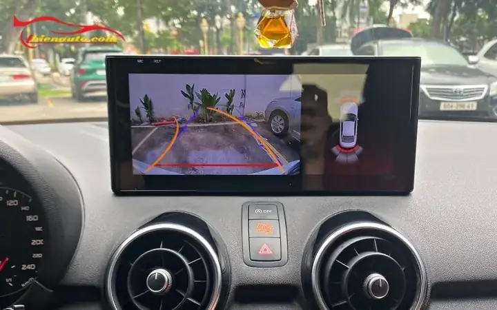 Gia Camera Lùi Và Màn Hình Mazda: Nâng Cấp An Toàn Và Trải Nghiệm Lái Xe