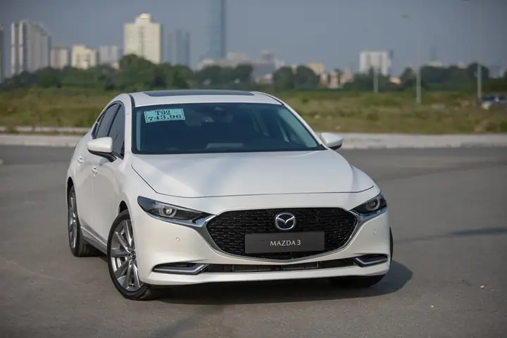 Giá Mazda 3 Lăn Bánh 2017: Cập Nhật Mới Nhất & Lưu Ý Quan Trọng