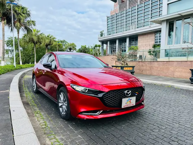 Giá Thuê Xe Mazda 3 Tự Lái: Cẩm Nang Đầy Đủ Cho Người Thuê