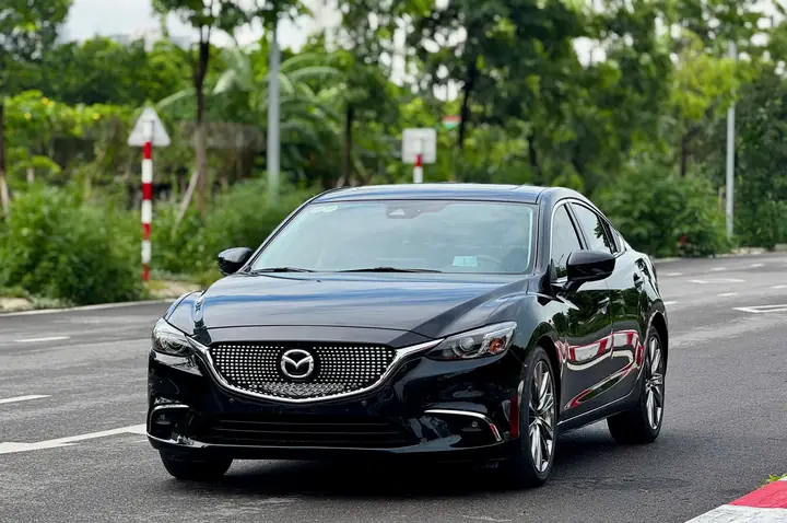 Giá Xe Mazda 6 2018 Màu Đen: Cập Nhật Mới Nhất & Tư Vấn Mua Bán